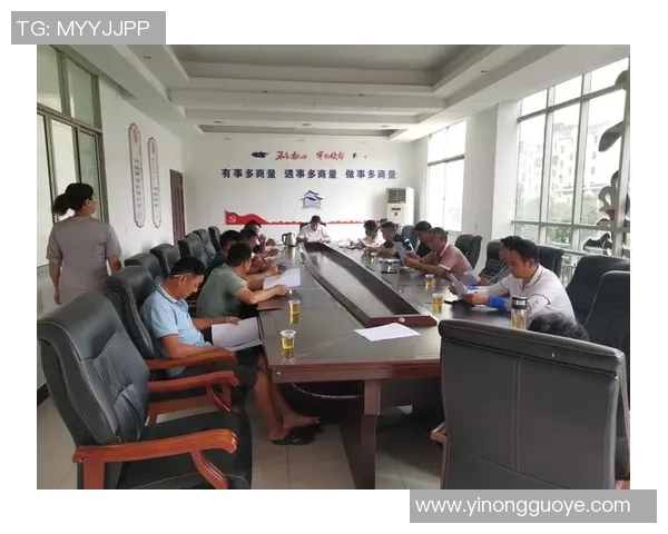 疫情防控常态化与社会经济恢复的双重挑战与应对策略分析