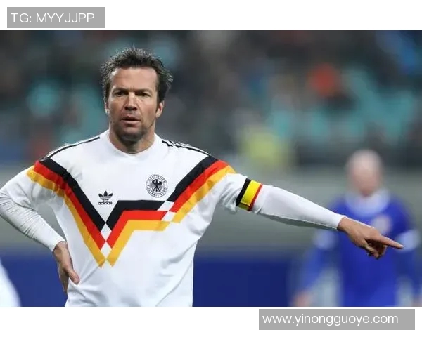 东德足球明星排名榜揭晓回顾历史辉煌球员风采与成就 东德足球明星排名榜揭晓回顾历史辉煌球员风采与成就